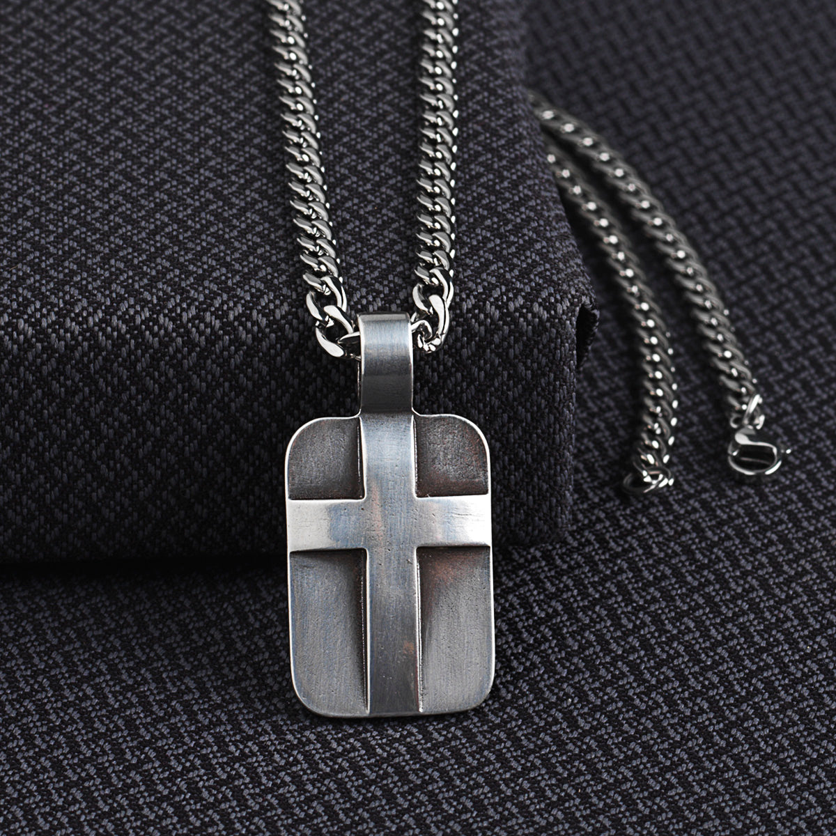 Twister Necklace Cross Dogtag