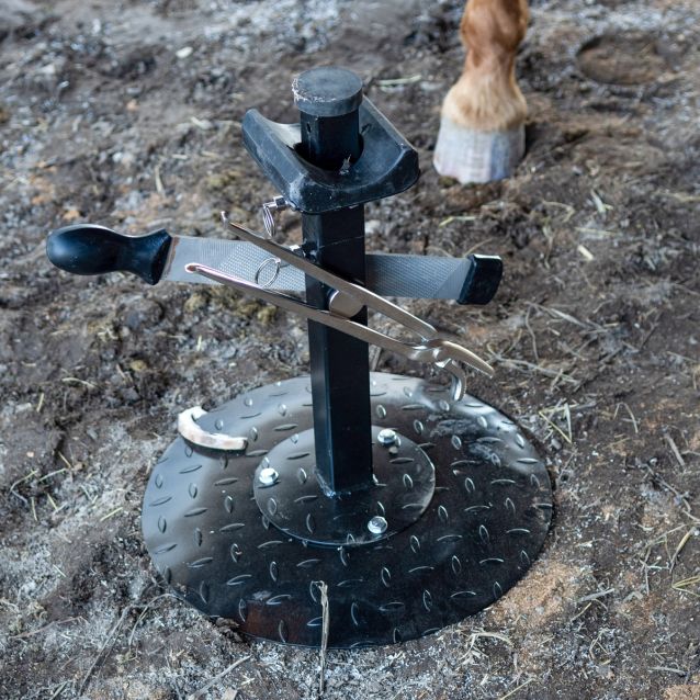 Tough 1 Professional Adjustable Farrier Stand