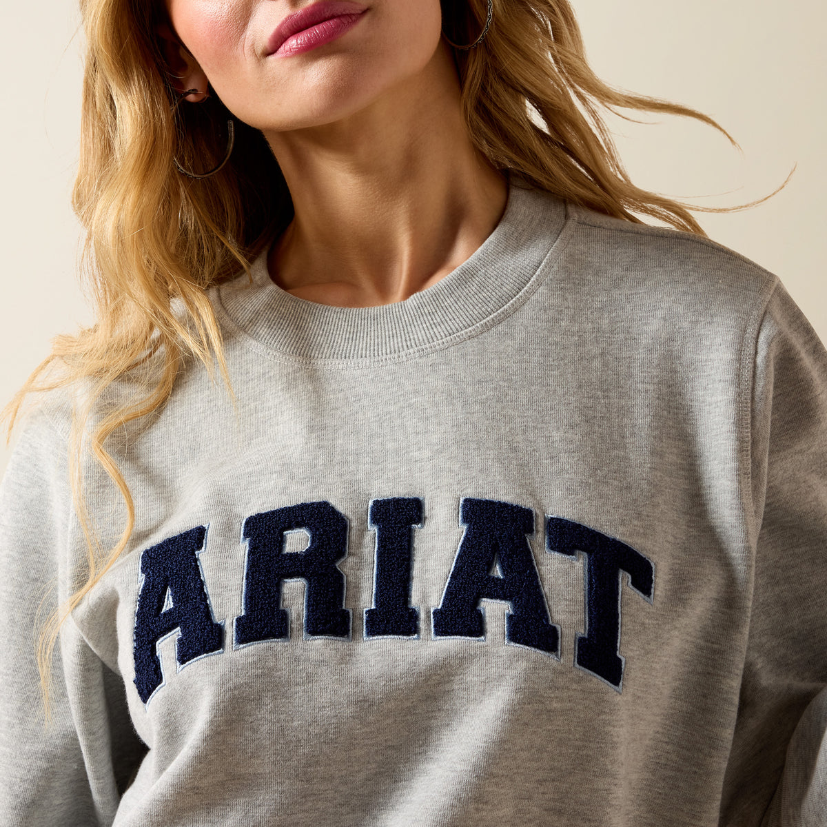 Ariat Ladies Essential Crew Sweatshirt Light Heather Grey
