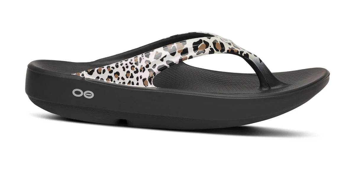 Oofos OOlala Limited Thong Leopard 26