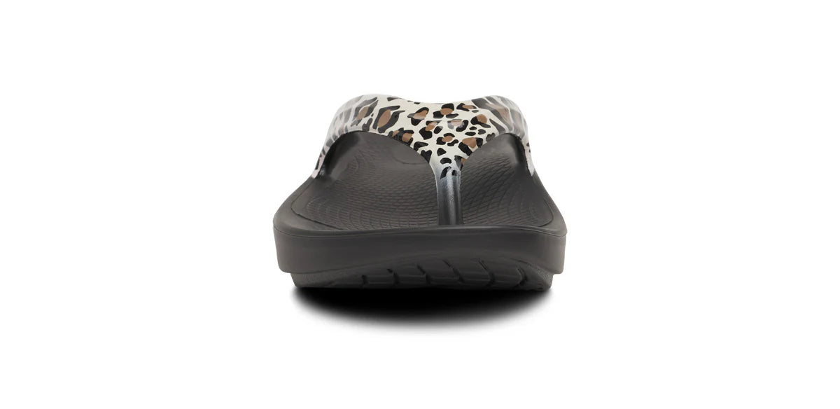 Oofos OOlala Limited Thong Leopard 26