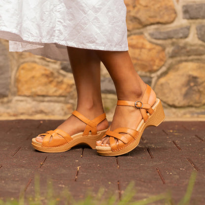 Dansko Season Full Grain Camel