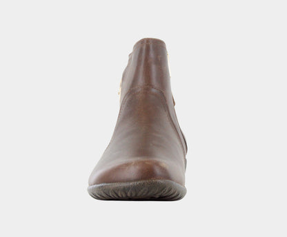 Naot Oamaru Truffle Brown Cedar Sued